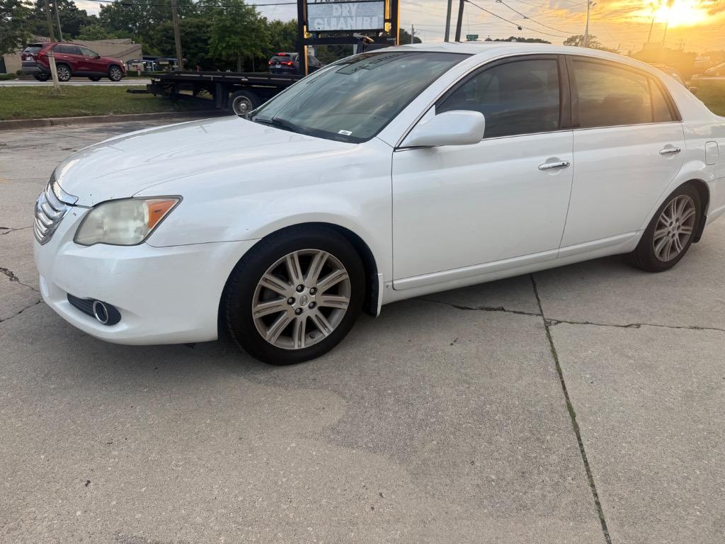 2009 Toyota Avalon - $2,575