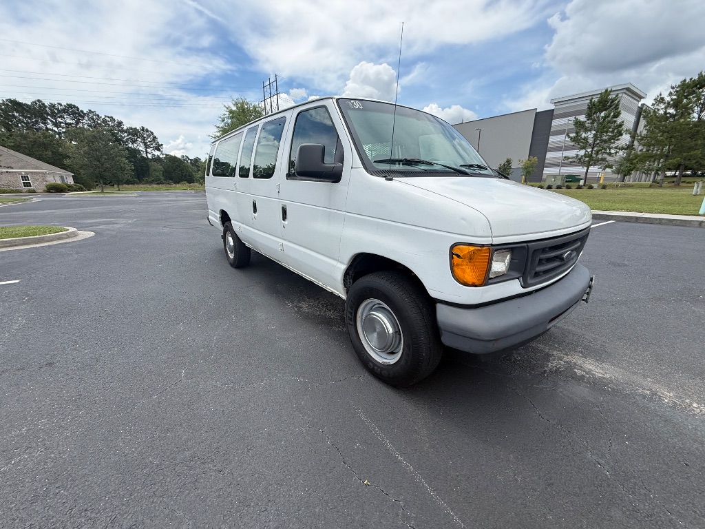 2006 Ford E-350 - $5,999