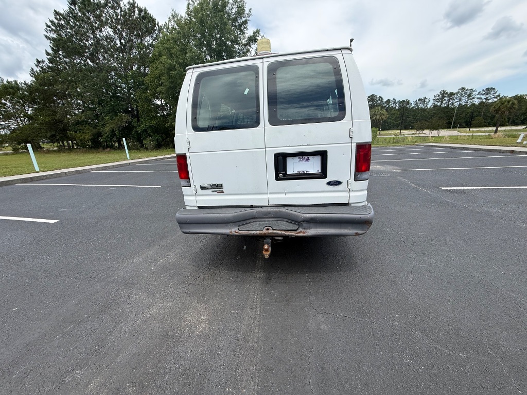 2006 Ford E-350 - $5,999