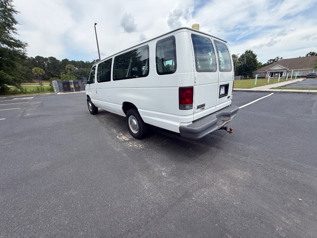 2006 Ford E-350 - $5,999