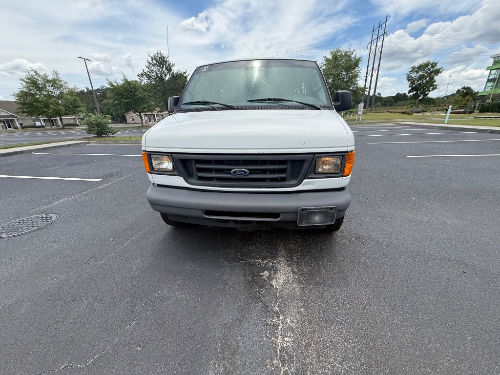 2006 Ford E-350 - $5,999