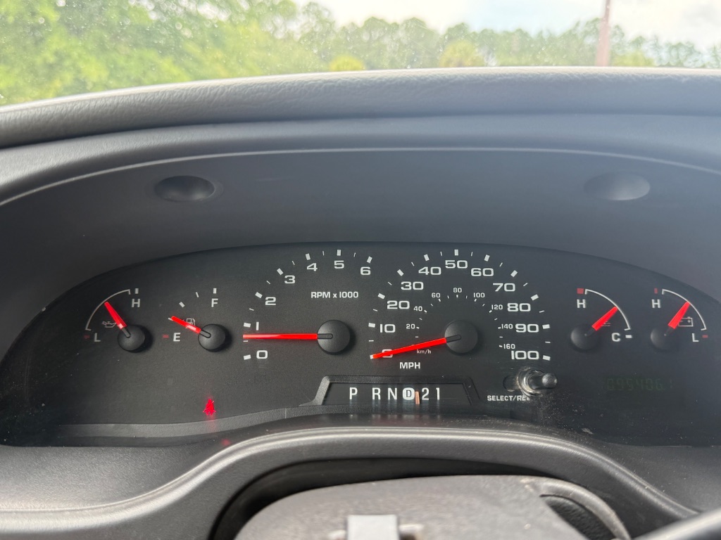 2006 Ford E-350 - $5,999