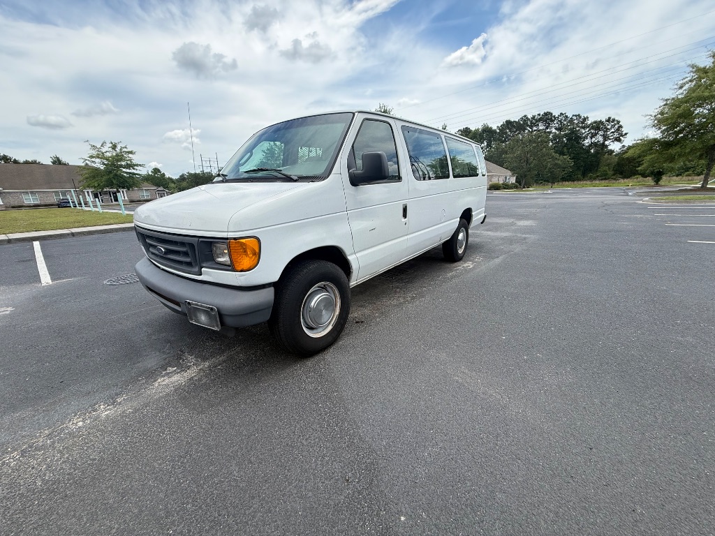 2006 Ford E-350 - $5,999