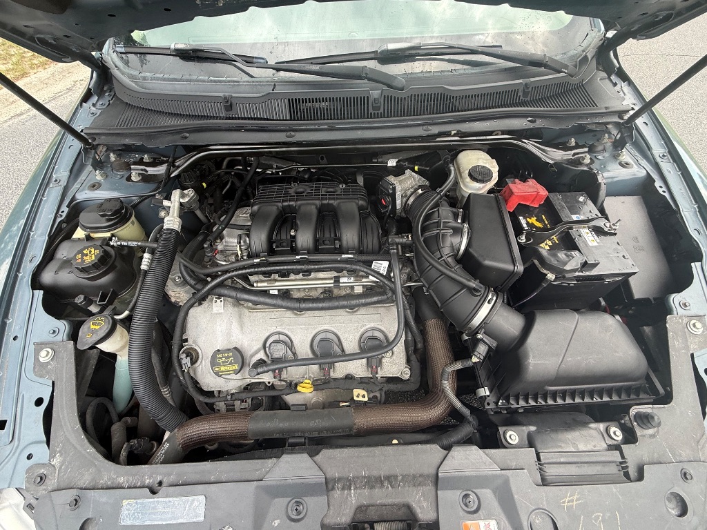 2010 Ford Taurus - $5,999