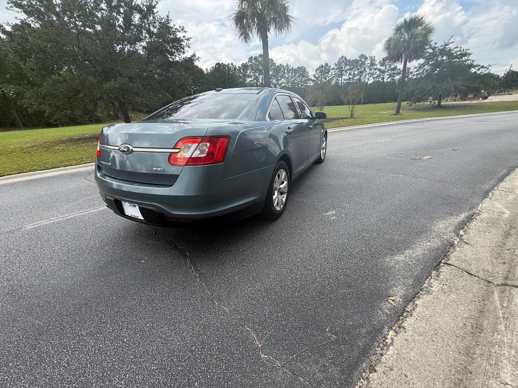 2010 Ford Taurus - $5,999