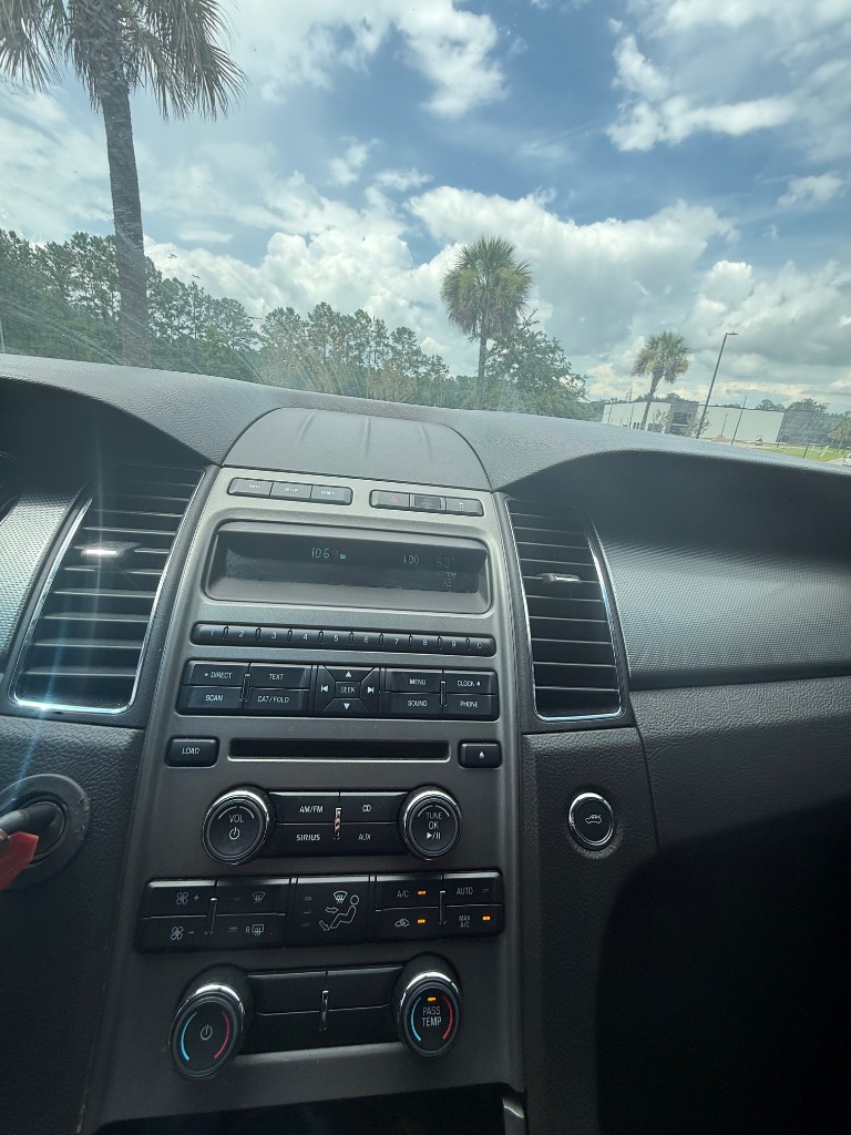 2010 Ford Taurus - $5,999