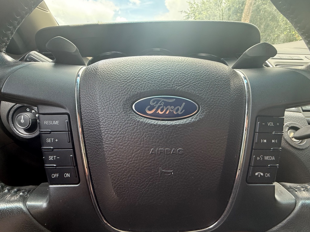 2010 Ford Taurus - $5,999