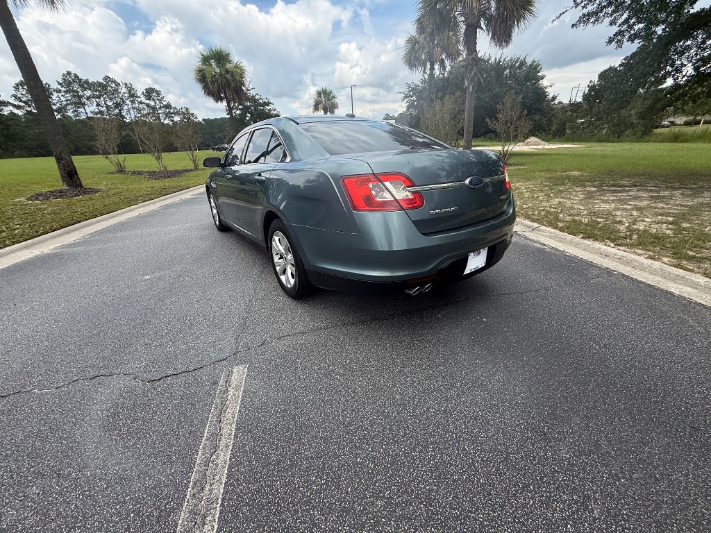 2010 Ford Taurus - $5,999