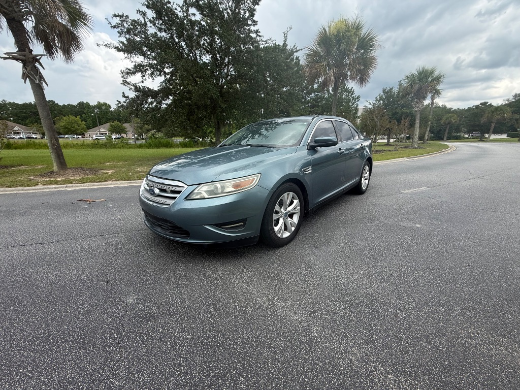 2010 Ford Taurus - $5,999