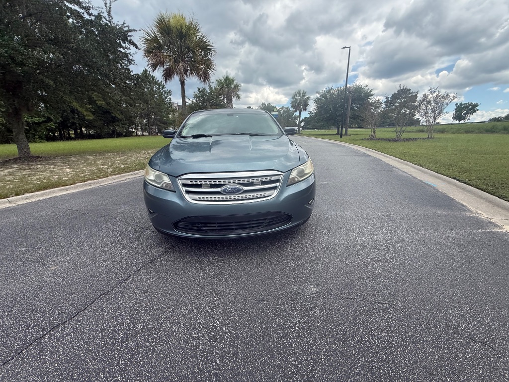 2010 Ford Taurus - $5,999