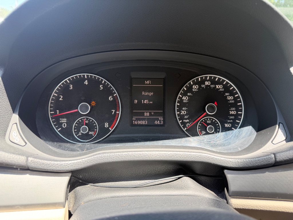 2014 Volkswagen Passat - $5,000