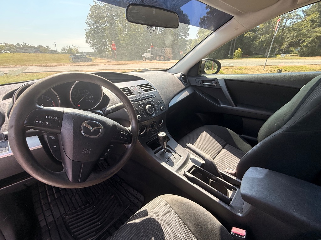 2013 MAZDA MAZDA3 - $8,937