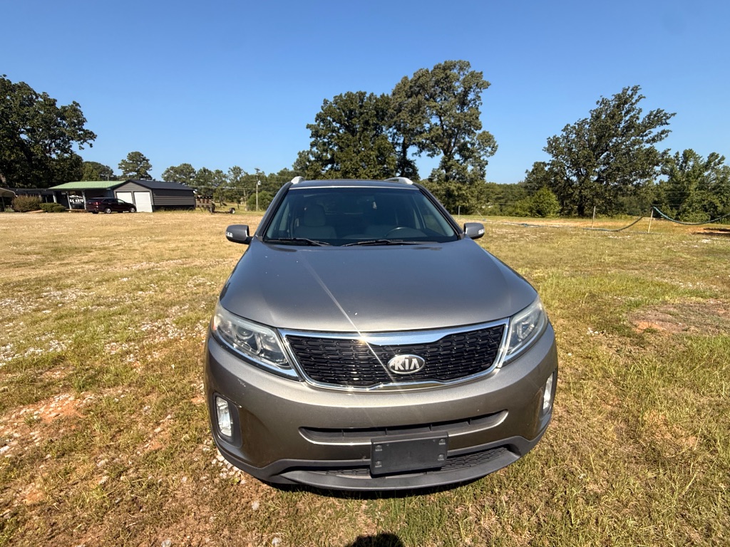 2014 Kia Sorento - $8,500
