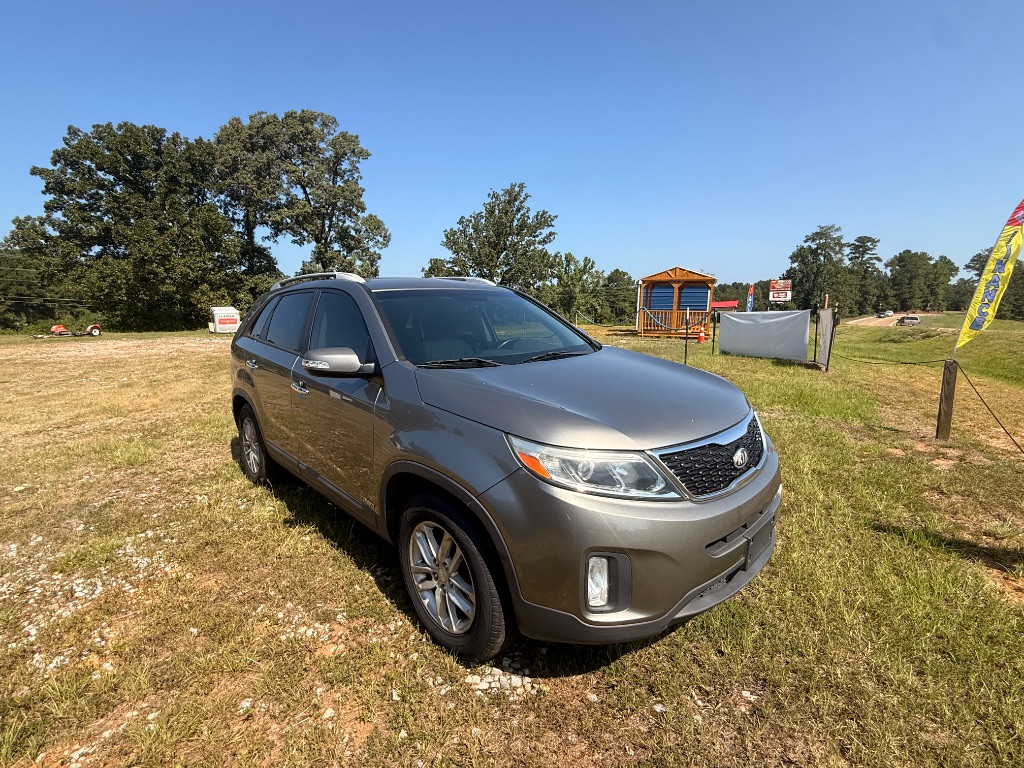 2014 Kia Sorento - $8,500