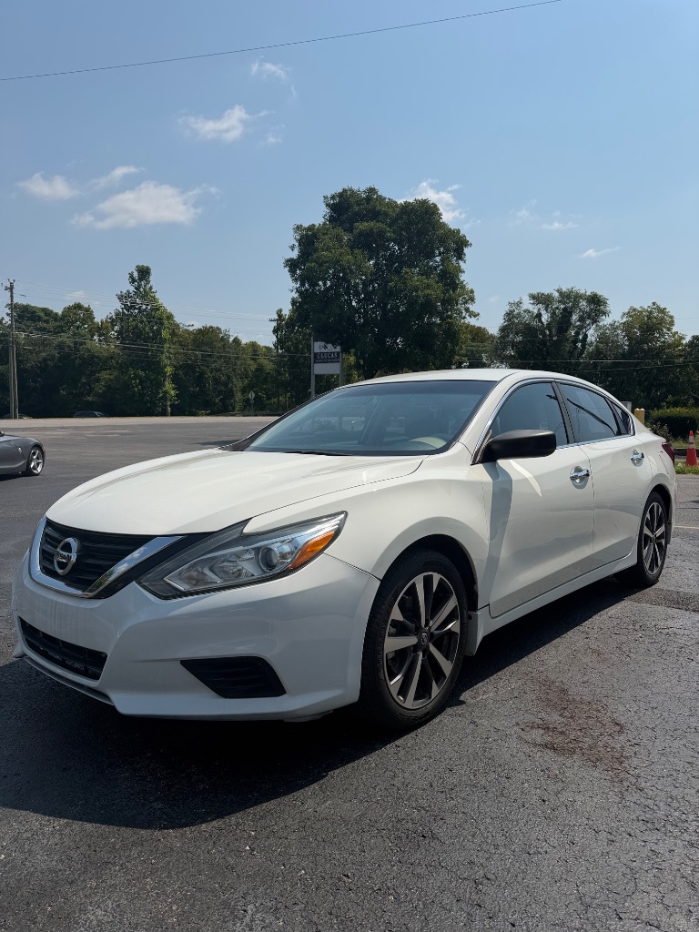 2017 Nissan Altima - $7,500