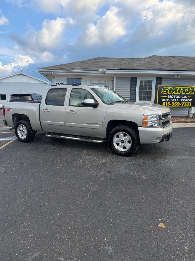 2007 Chevrolet Silverado - $13,887