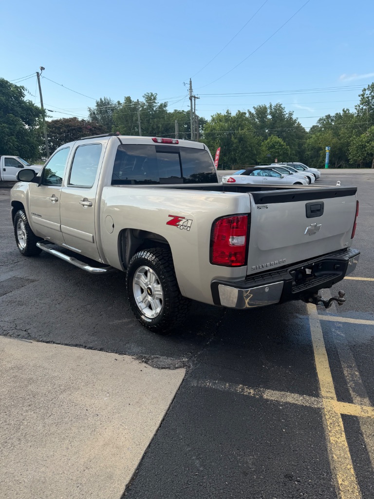 2007 Chevrolet Silverado - $13,887