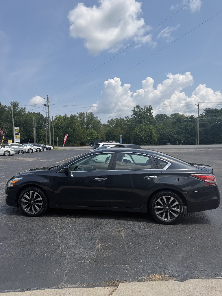2013 Nissan Altima - $10,887