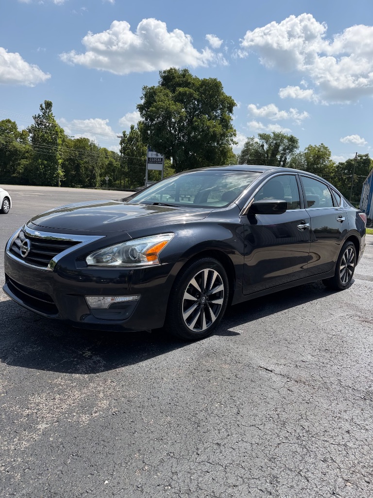 2013 Nissan Altima - $10,887