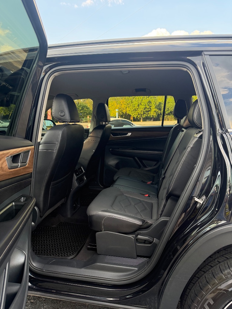 2024 Volkswagen Atlas - $19,900