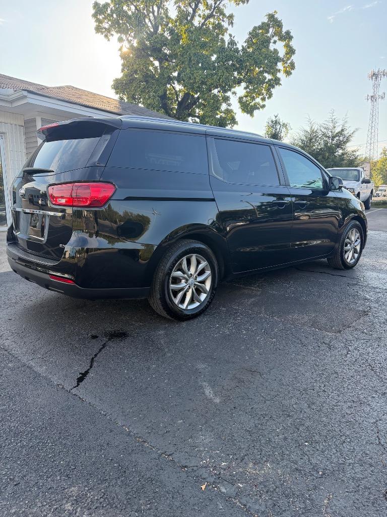 2019 Kia Sedona - $10,900