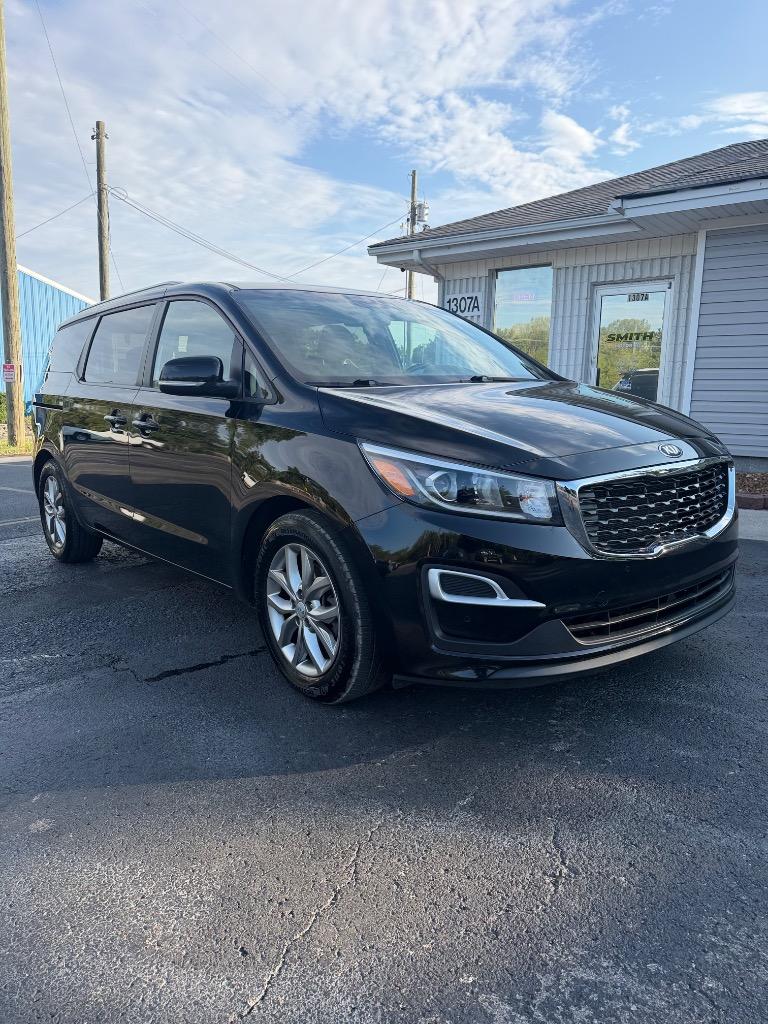 2019 Kia Sedona - $10,900