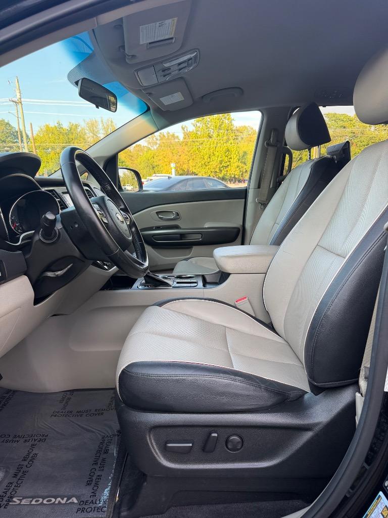 2019 Kia Sedona - $10,900