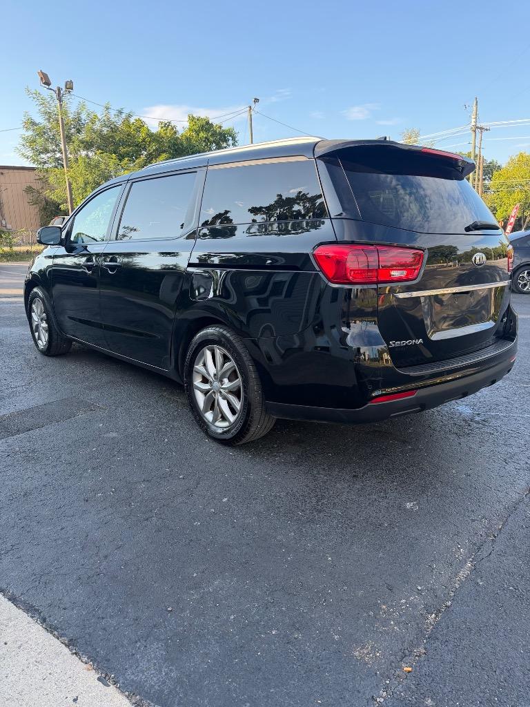 2019 Kia Sedona - $10,900