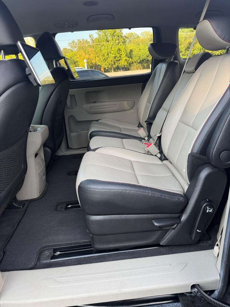 2019 Kia Sedona - $10,900