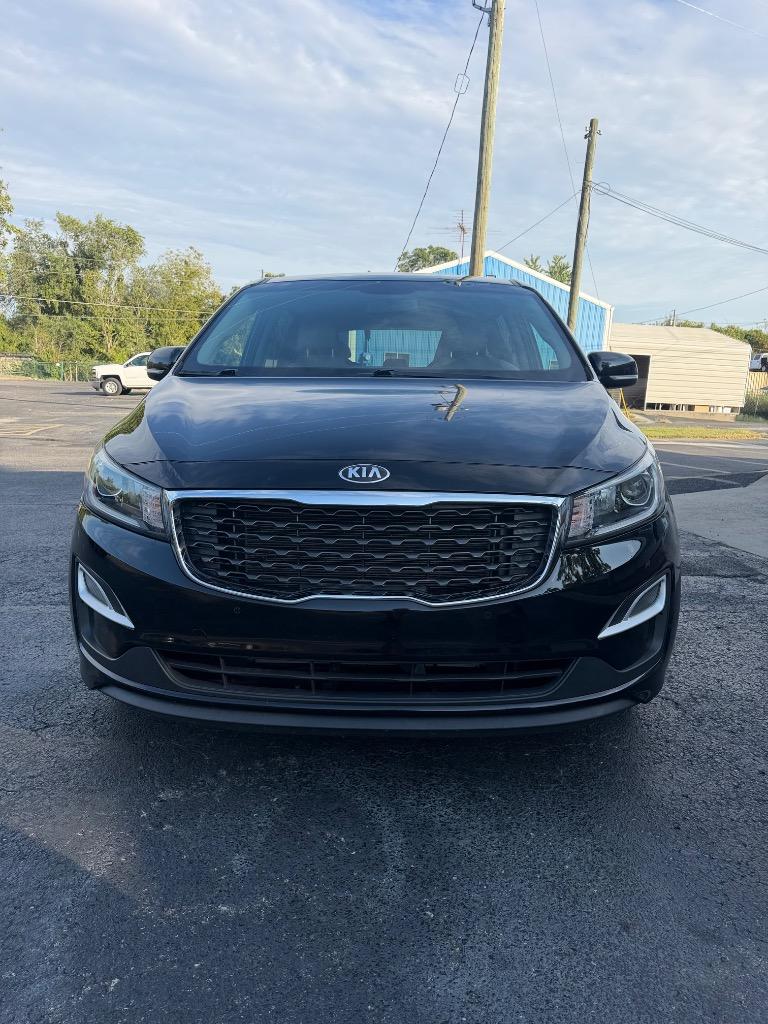 2019 Kia Sedona - $10,900