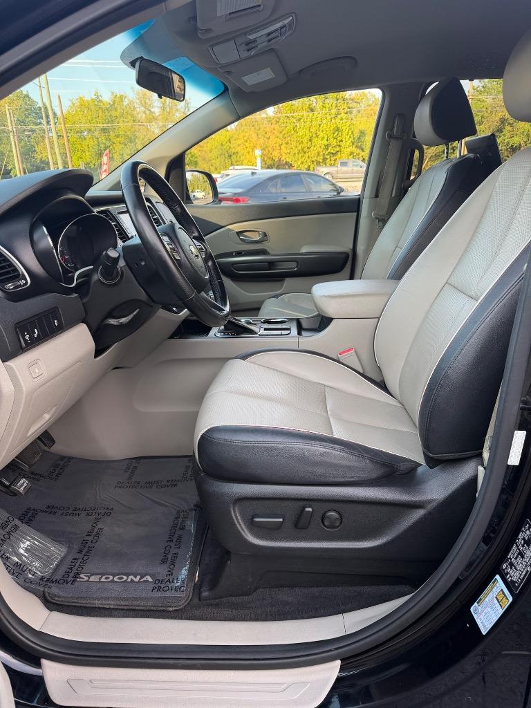 2019 Kia Sedona - $10,900