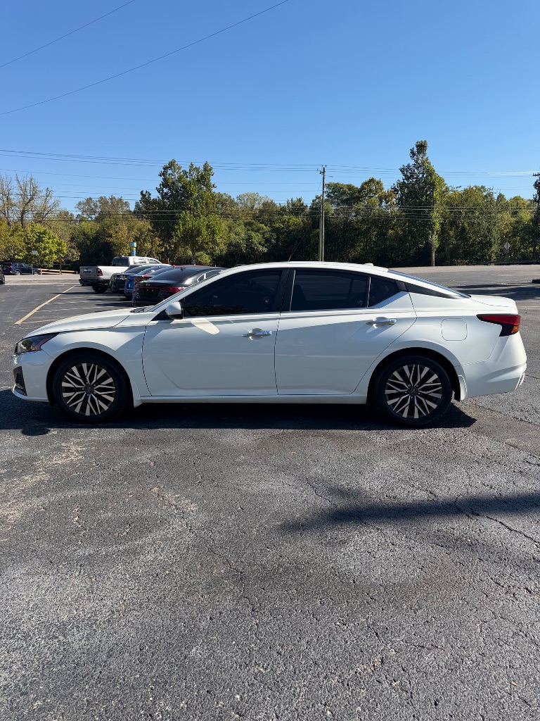 2023 Nissan Altima - $19,900