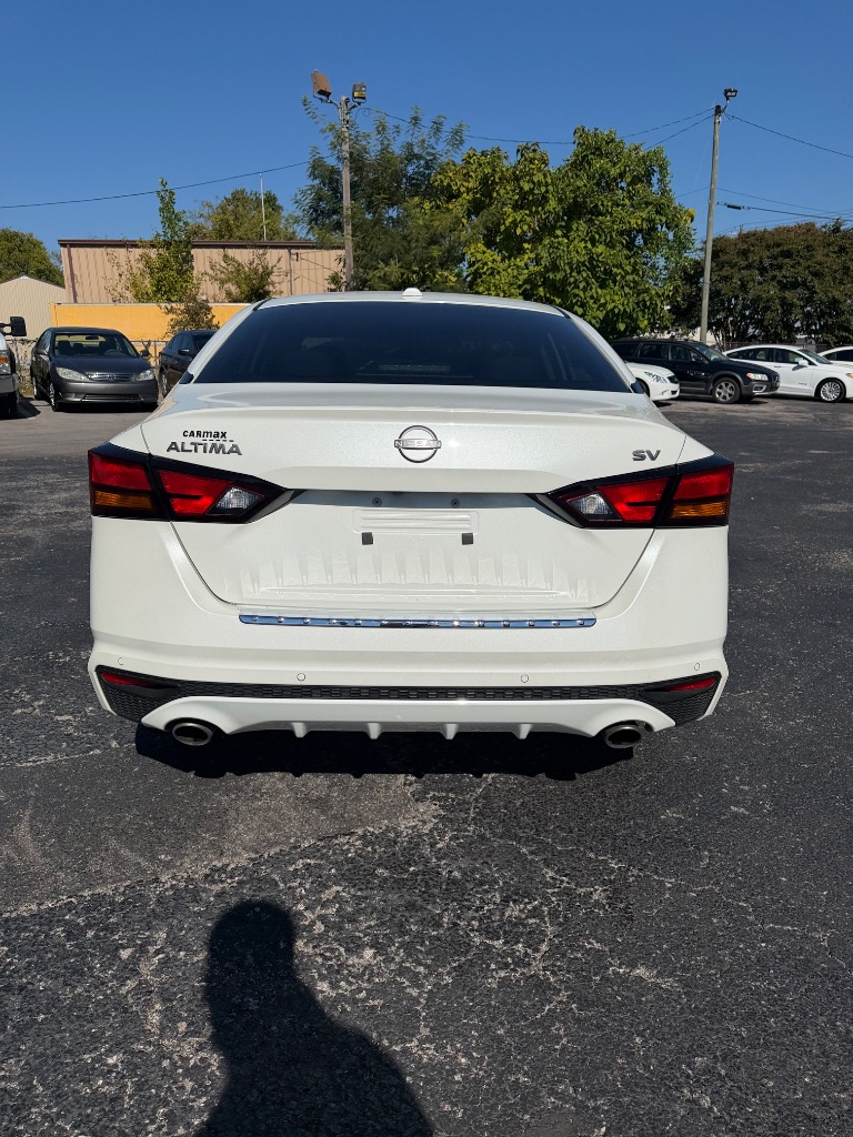 2023 Nissan Altima - $19,900