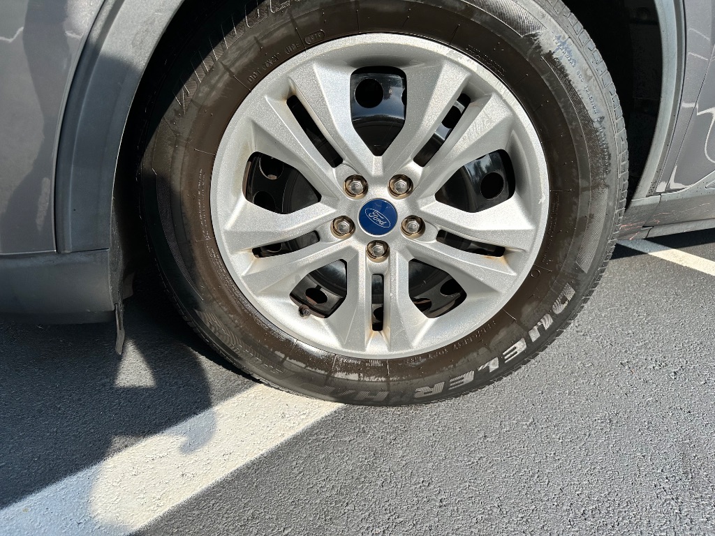 2021 Ford Escape - $11,800