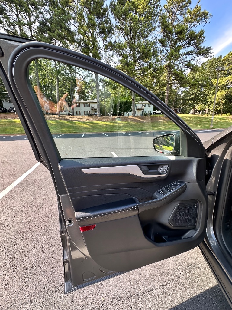 2021 Ford Escape - $11,800