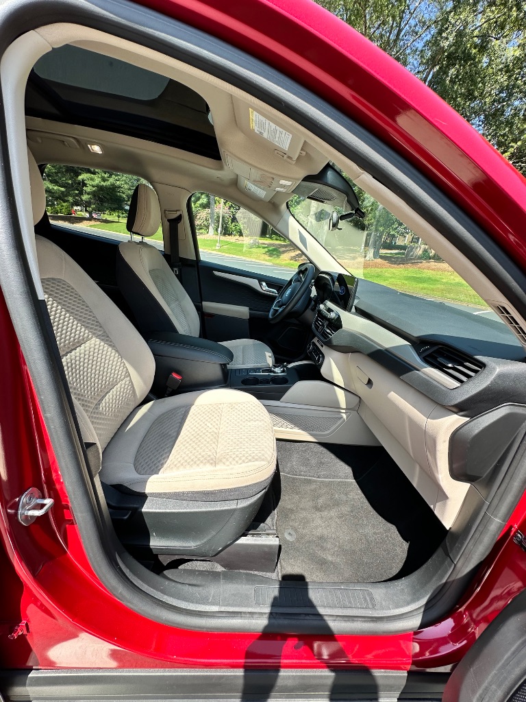 2020 Ford Escape - $10,300