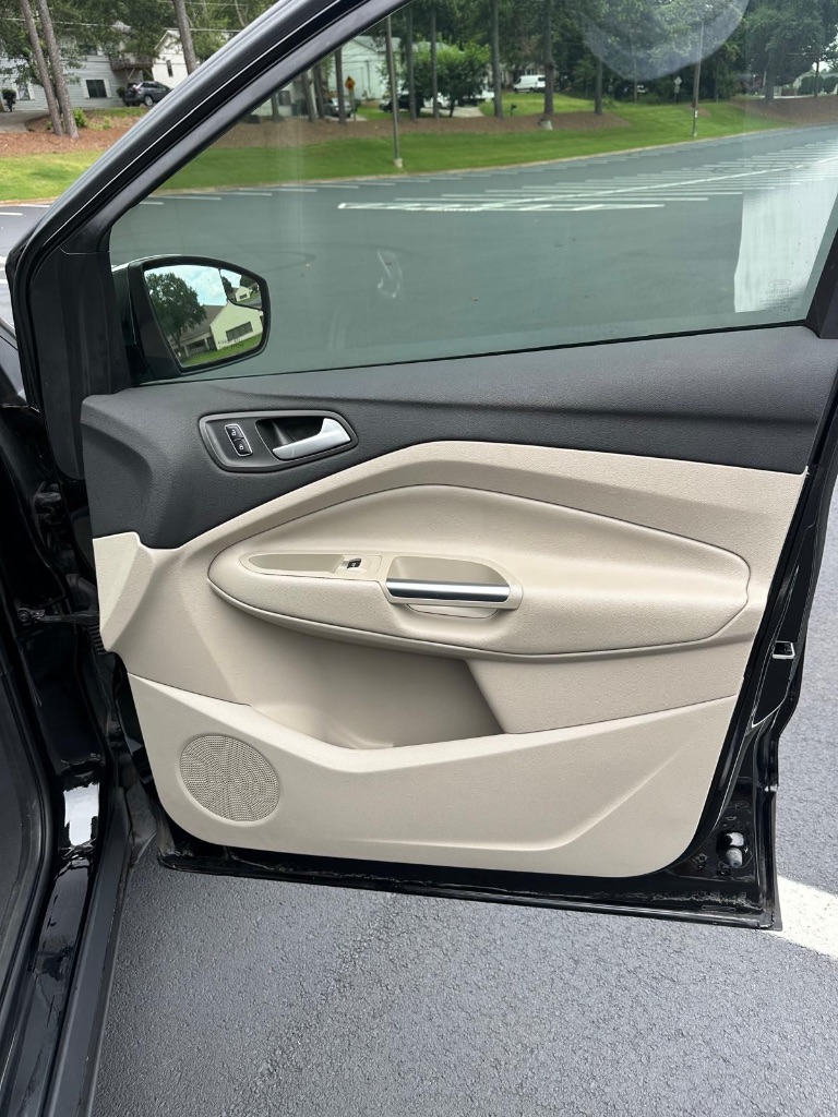 2016 Ford Escape - $5,900