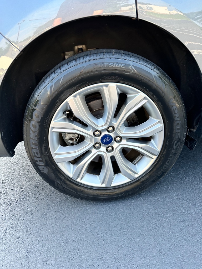 2022 Ford Edge - $16,900