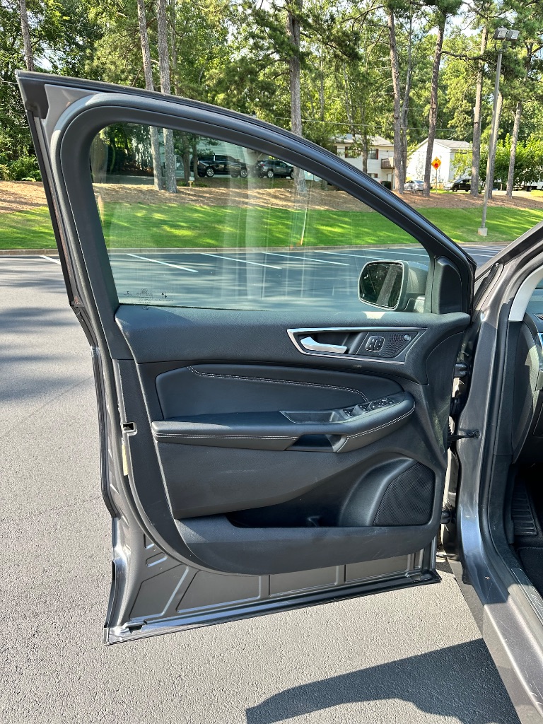 2022 Ford Edge - $16,900