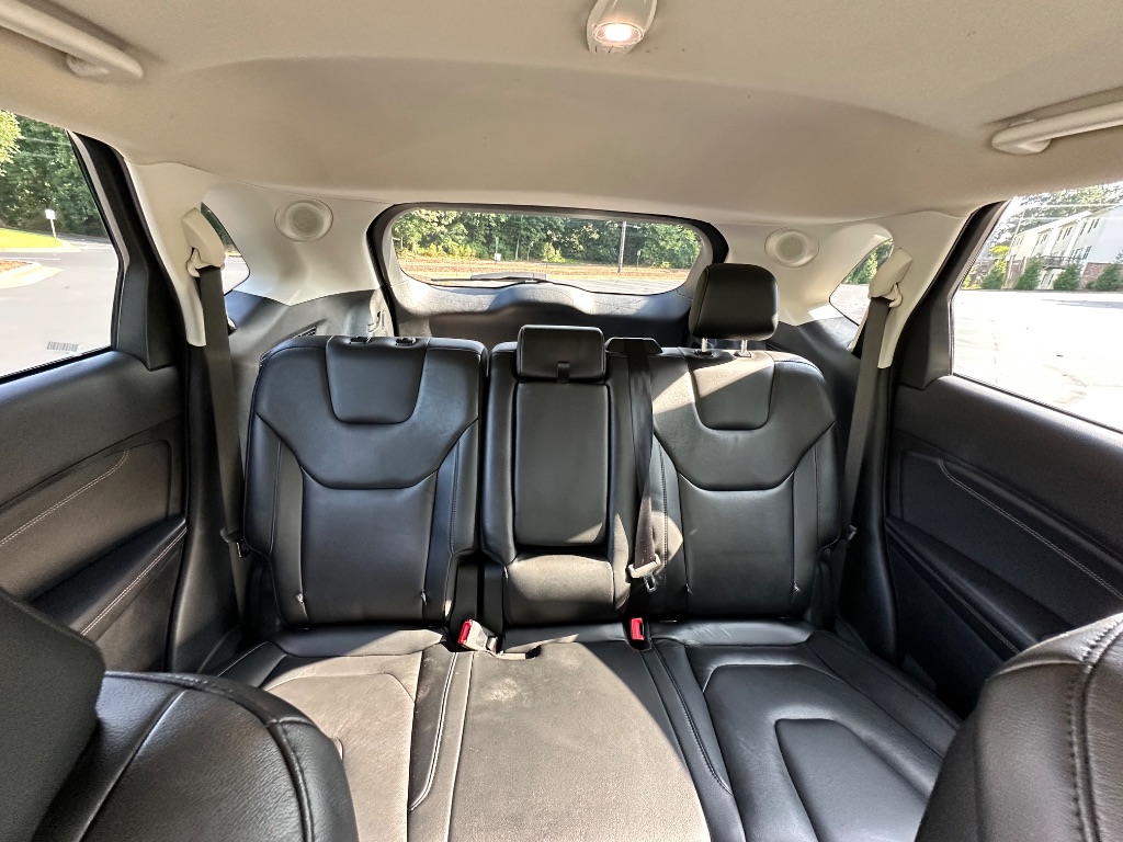 2022 Ford Edge - $16,900