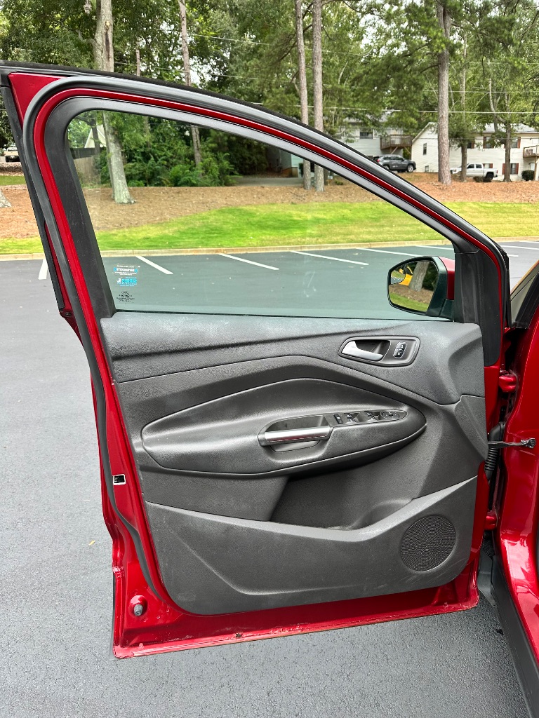 2017 Ford Escape - $7,800