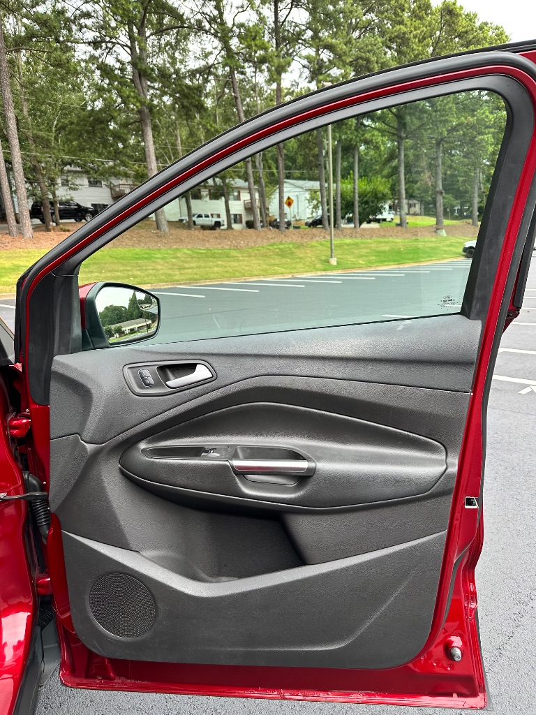 2017 Ford Escape - $7,800