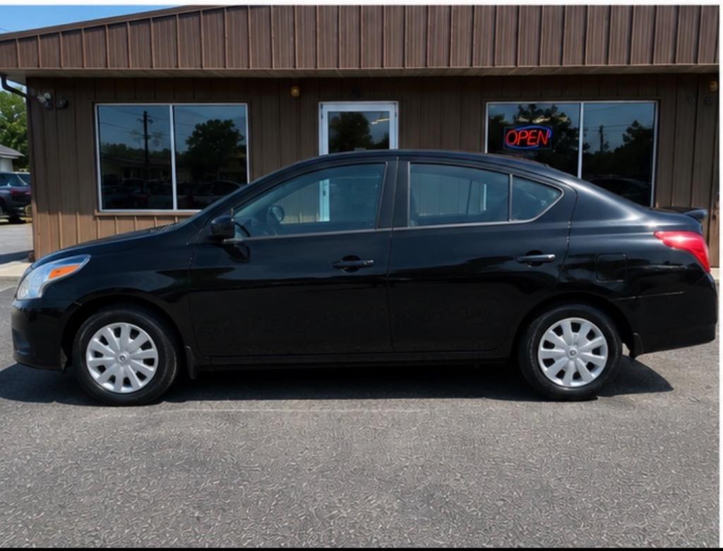 2016 Nissan Versa - $5,999