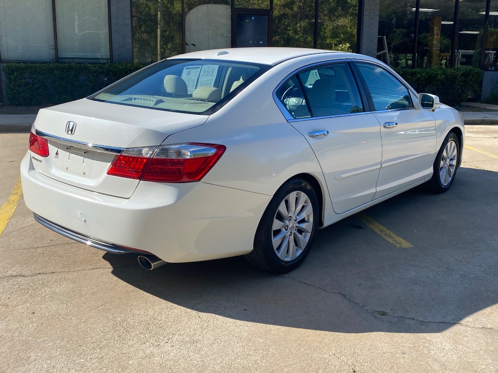 2013 Honda Accord - $9,995