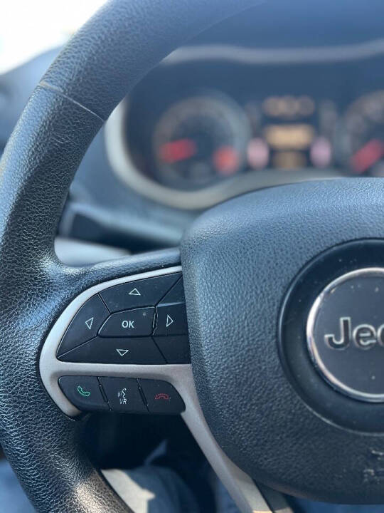 2014 Jeep Cherokee - $8,250