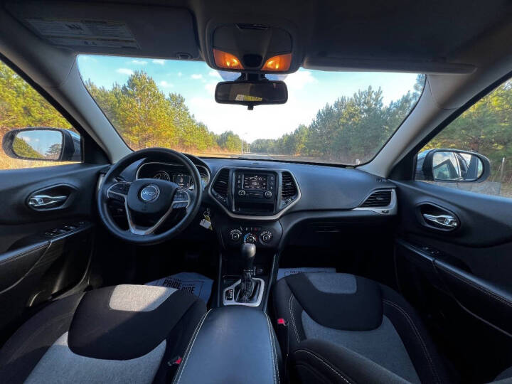 2014 Jeep Cherokee - $8,250
