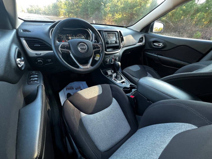 2014 Jeep Cherokee - $8,250