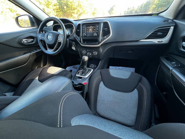 2014 Jeep Cherokee - $8,250