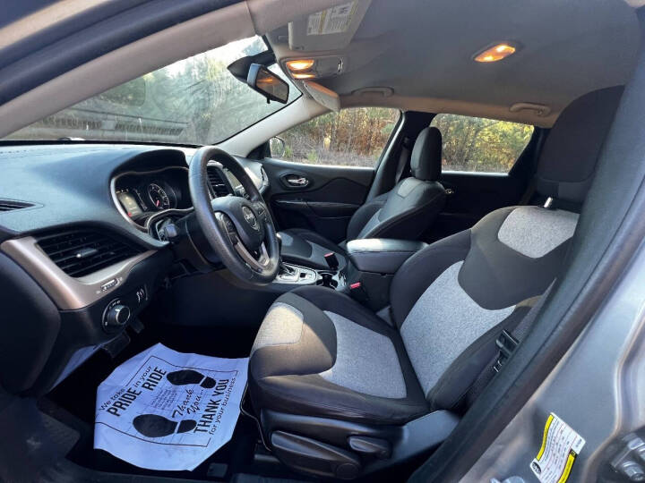 2014 Jeep Cherokee - $8,250