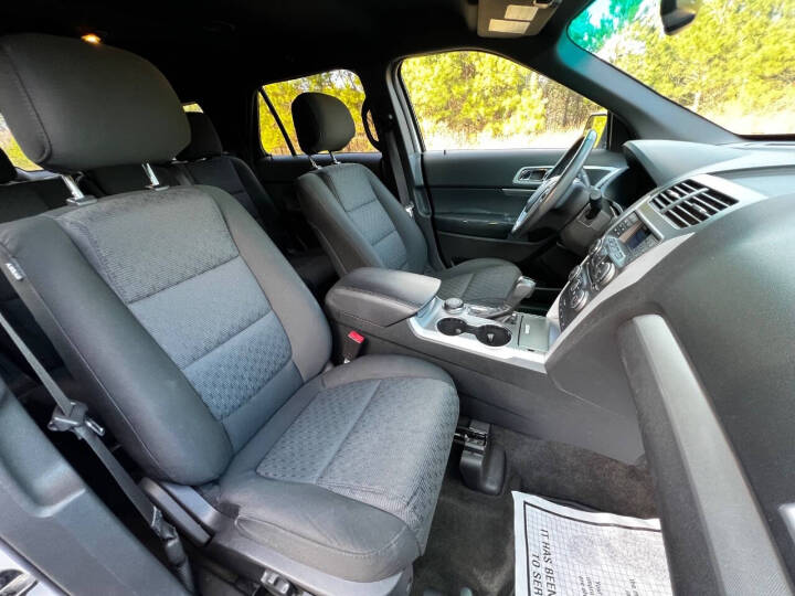 2015 Ford Explorer - $11,950